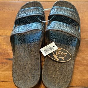 Ladies sandals size 11